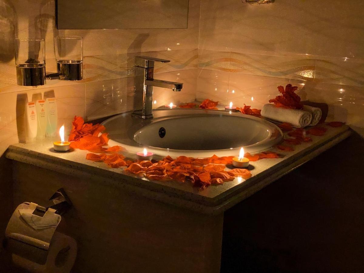 Abuharee Grand Hotel Addu City Eksteriør billede