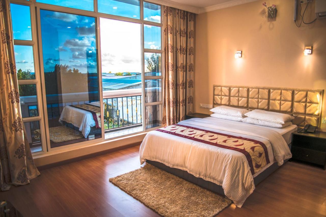 Abuharee Grand Hotel Addu City Eksteriør billede