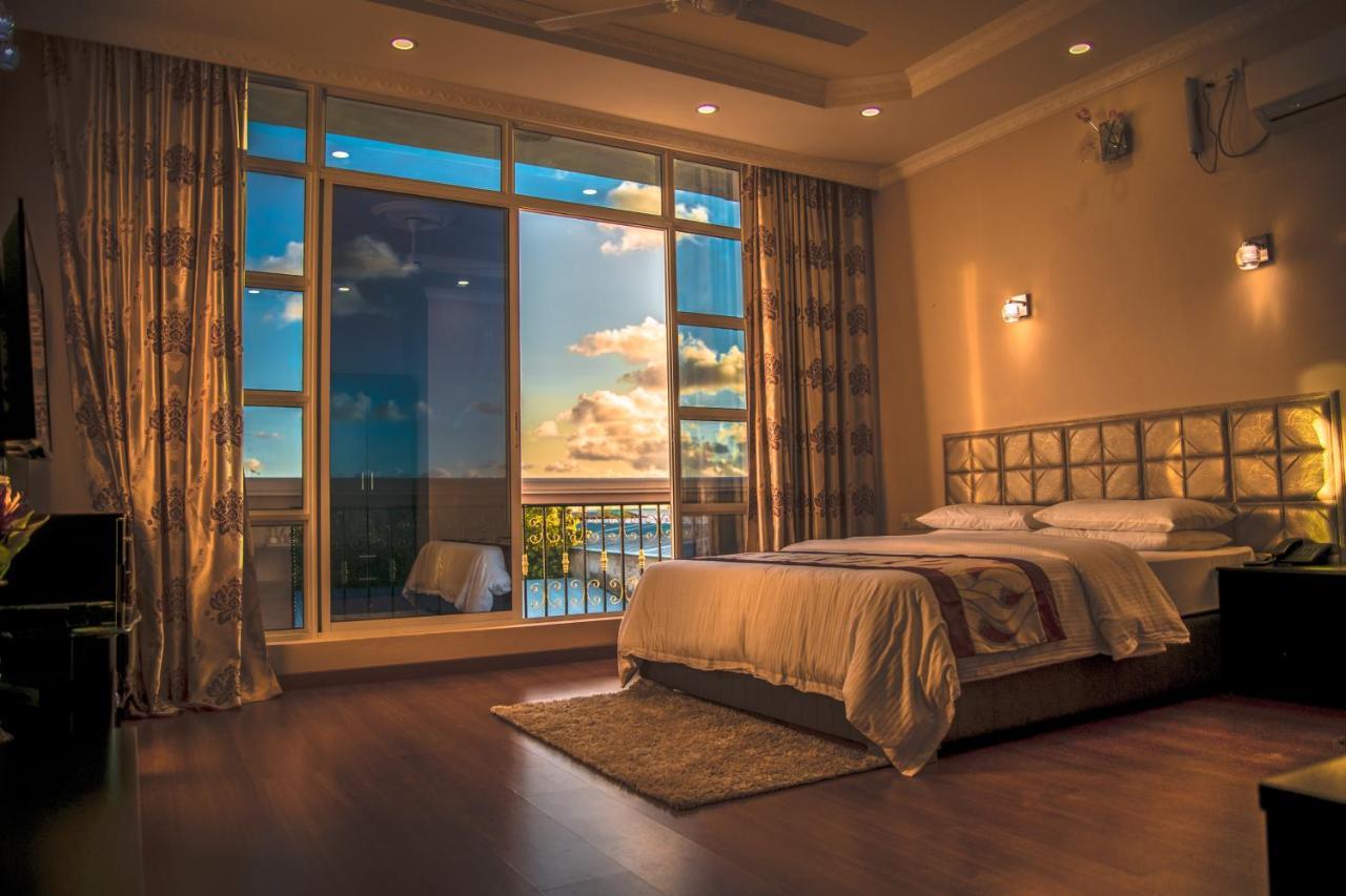 Abuharee Grand Hotel Addu City Eksteriør billede