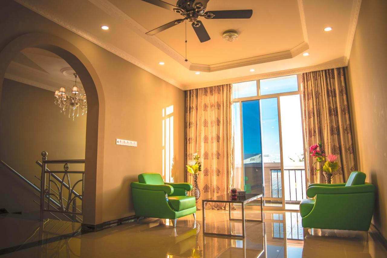 Abuharee Grand Hotel Addu City Eksteriør billede